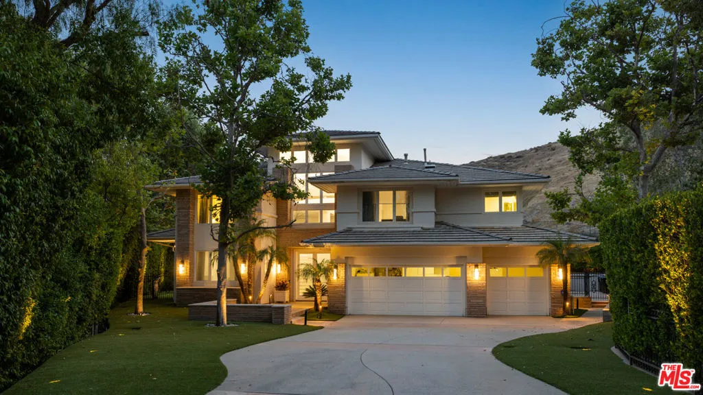 Westlake Village, California 91361, United States, 5 Bedrooms Bedrooms, ,6 BathroomsBathrooms,Residential,Active,217986