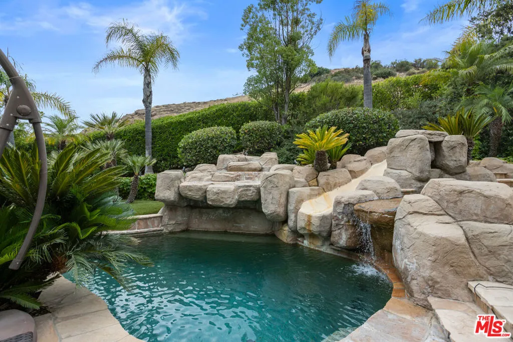 Westlake Village, California 91361, United States, 5 Bedrooms Bedrooms, ,6 BathroomsBathrooms,Residential,Active,217986