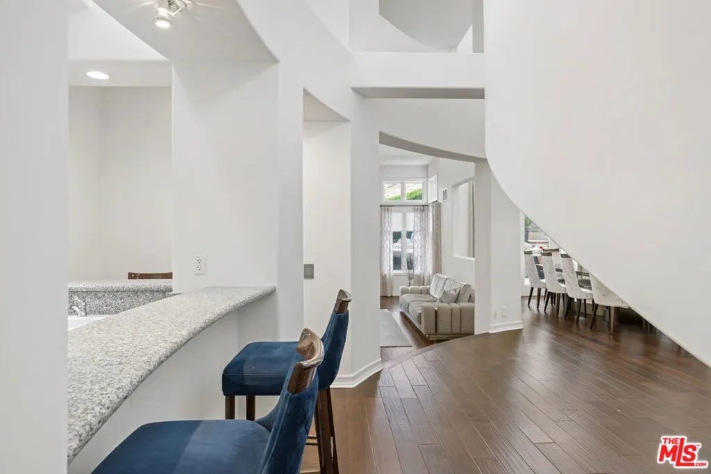 Westlake Village, California 91361, United States, 5 Bedrooms Bedrooms, ,6 BathroomsBathrooms,Residential,Active,217986