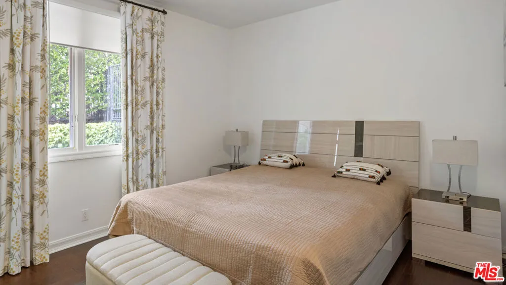 Westlake Village, California 91361, United States, 5 Bedrooms Bedrooms, ,6 BathroomsBathrooms,Residential,Active,217986