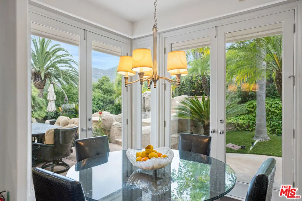 Westlake Village, California 91361, United States, 5 Bedrooms Bedrooms, ,6 BathroomsBathrooms,Residential,Active,217986