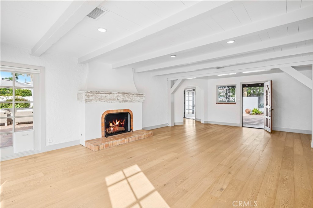 1596 SE Skyline Drive