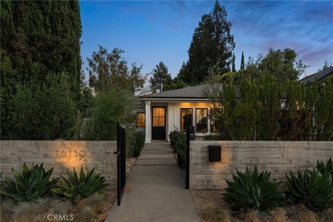 Photo of 16130 Otsego Street, Encino, CA 91436 (MLS # SR26144396)