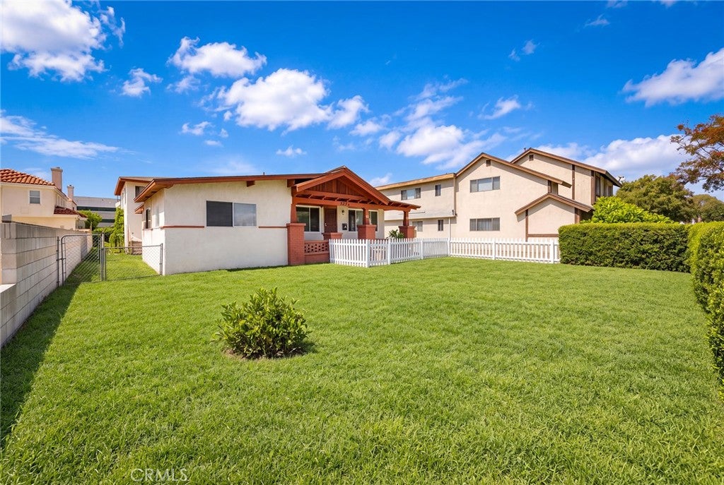 523 N Lincoln