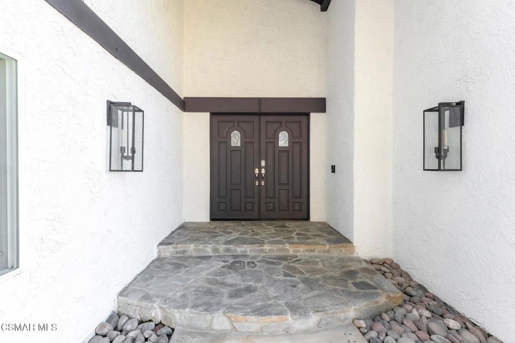 Photo of 790 Spring Wood Street, Thousand Oaks, CA 91320 (MLS # 226000465)