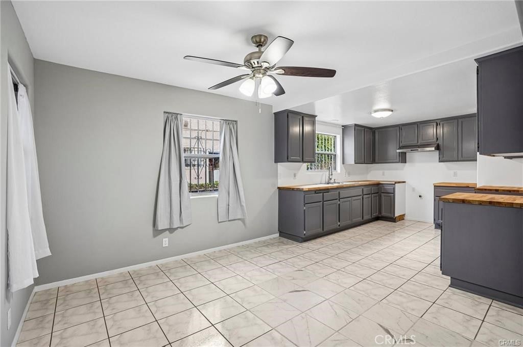 1503 W Adams