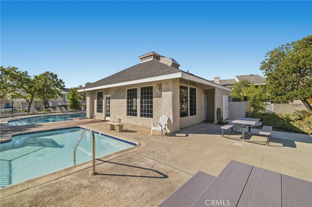 Vista Valencia (VVAL) - Residential