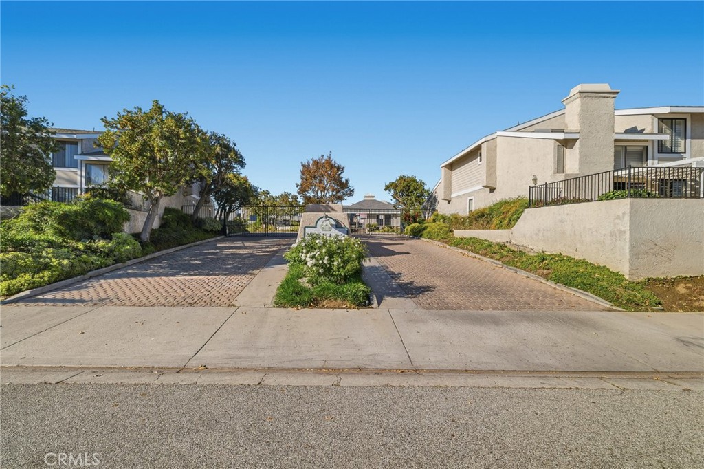 Vista Valencia (VVAL) - Residential