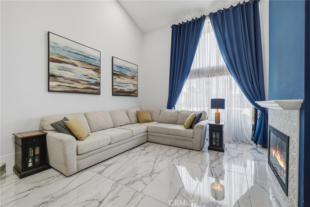 Vista Valencia (VVAL) - Residential