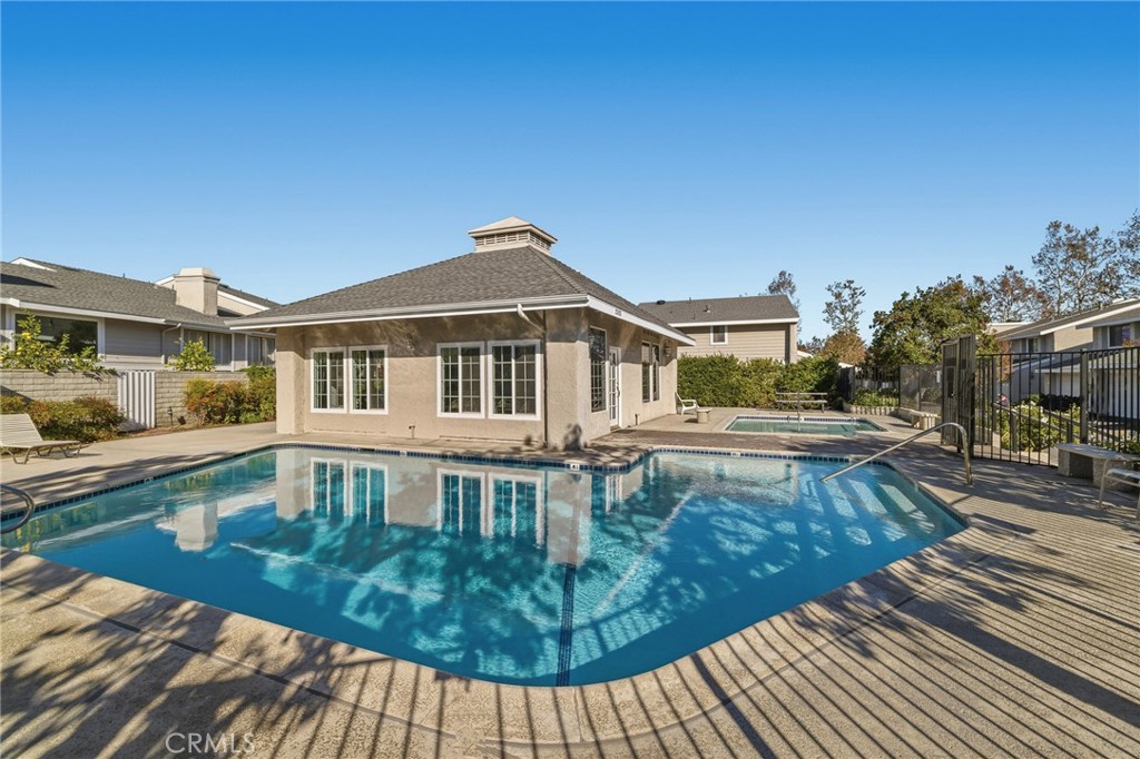 Vista Valencia (VVAL) - Residential