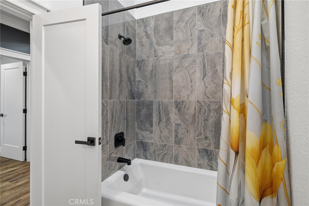 Vista Valencia (VVAL) - Residential