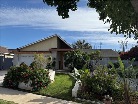 Photo of 418 Del Monte W, Fullerton, CA 92832 (MLS # OC26035113)