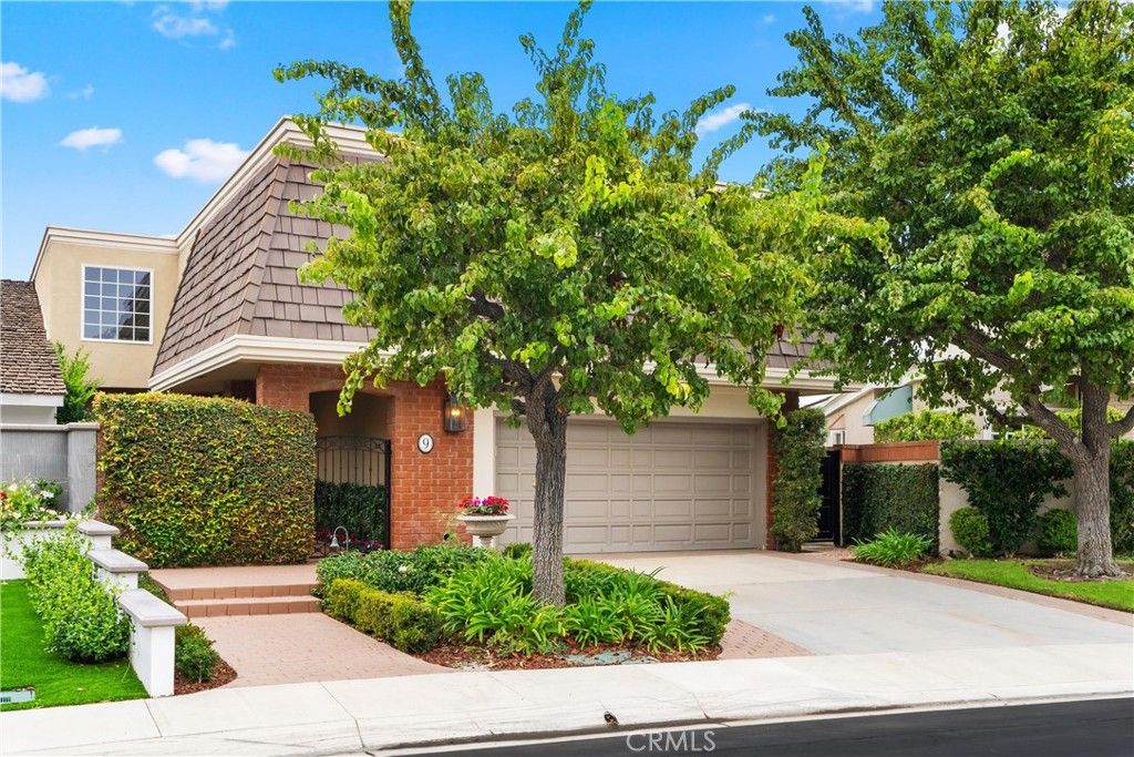 Photo of 9 Rue Cannes, Newport Beach, CA 92660 (MLS # NP26041792)