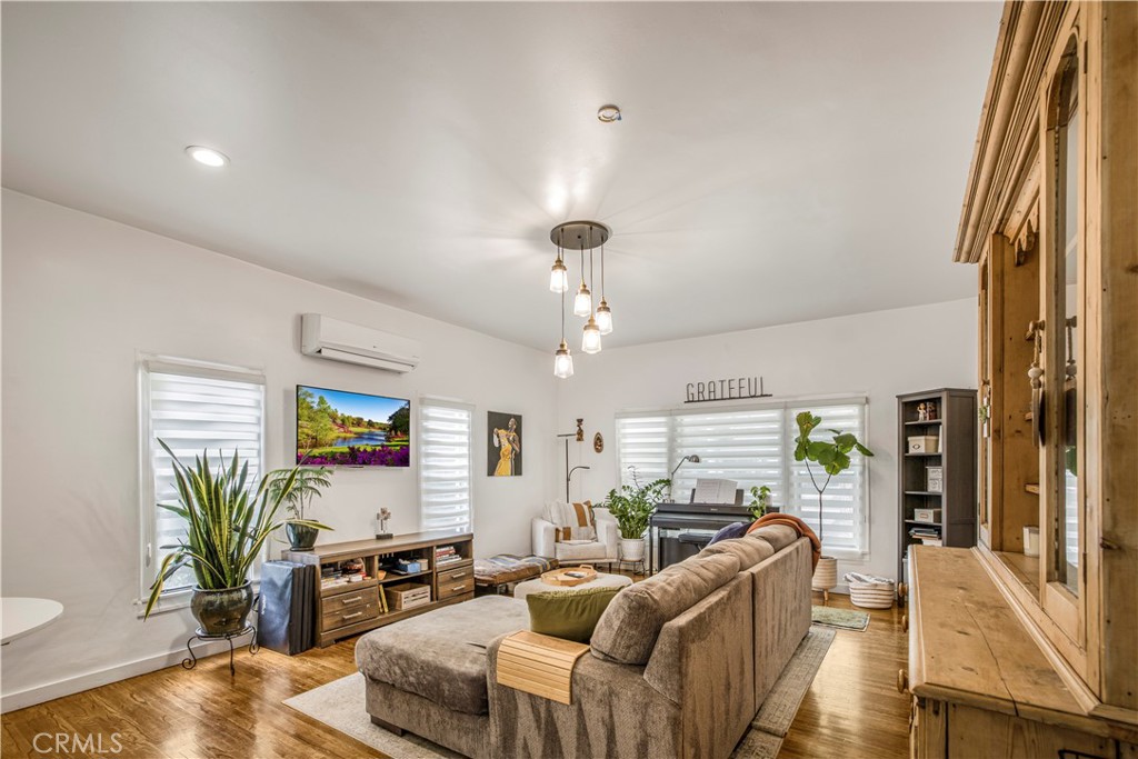 2325 Bonita Avenue
