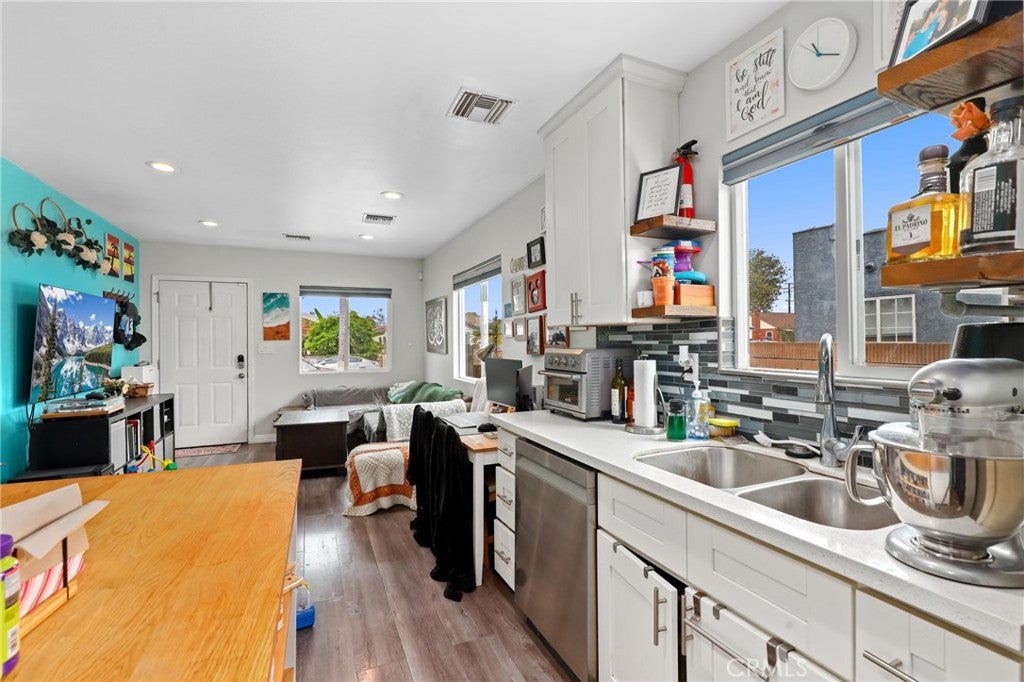 1127 S Shelton