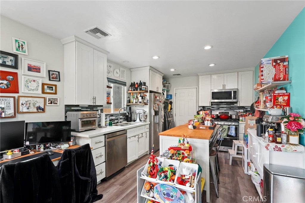 1127 S Shelton