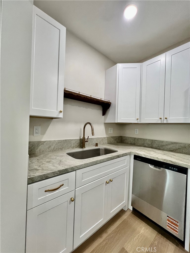 Alamitos Beach (AB) - Residential Lease