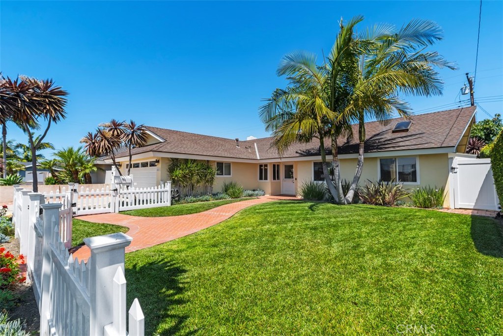 5621 Clark