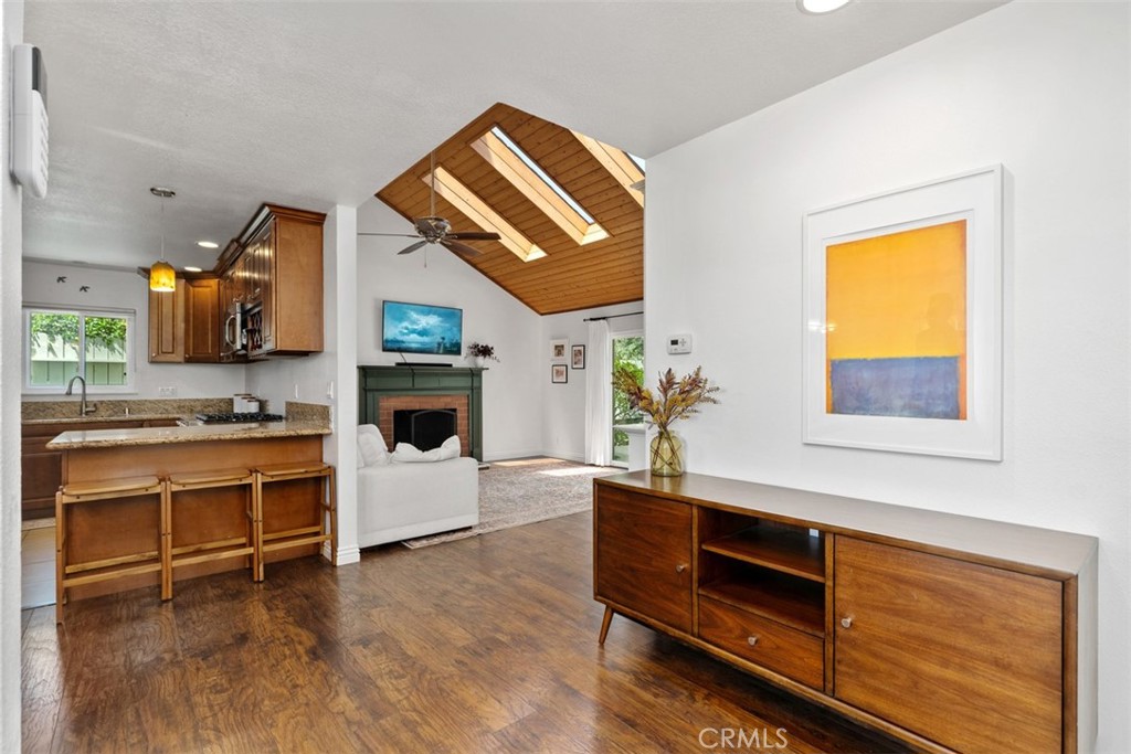 5621 Clark