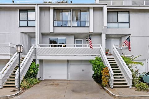 Photo of 6 Serena Court, Newport Beach, CA 92663 (MLS # OC25246805) Photo of 6 Serena Court, Newport Beach, CA 92663 (MLS # OC25246805)