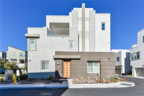 Photo of 123 Tenor, Irvine, CA 92618 (MLS # OC26077202)