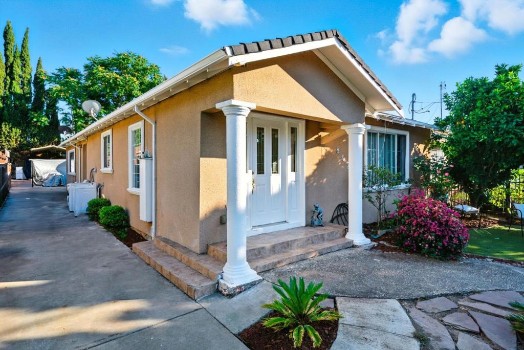 842 E Julian Street