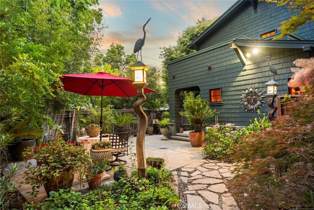 1253 Woodland Avenue