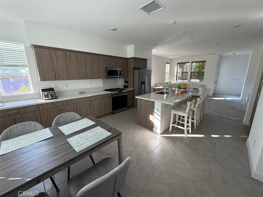 2317 W Broadway 35