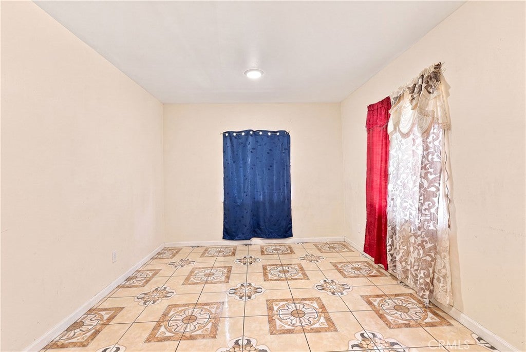 5017 S San Pedro