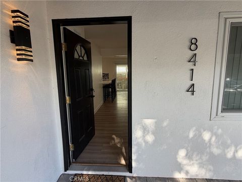 Photo of 8414 Owensmouth Ave, Canoga Park, CA 91304 (MLS # SR26087500)