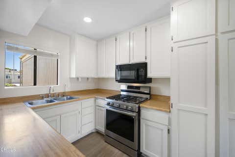 Tiny photo for 1254 Seacliff Court #2, Ventura, CA 93003 (MLS # V1-37874)