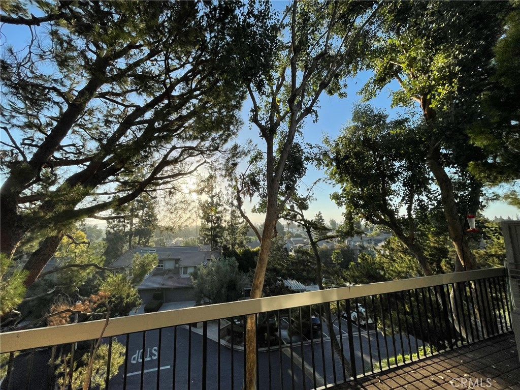 A ready-to-move-in end unit townhome in the gated Fullerton Creek Community. You can enjoy mountain views from the patio from the top of hill, and it is within the highly decorated Troy High School district (as home school). It is within walking distance from Cal State Fullerton and minutes away from Craig Regional Park, shopping centers and restaurants. The unit has high ceiling, engineered hardwood floor, spacious master bedroom, plenty of storage, a large patio overlooking splendid views, skylights and attached garage.
Security deposit can be negotiated depending on credit score. The community also has a nice size community pool and spa. Tenant required to obtain a renter's insurance within one week of move in.
