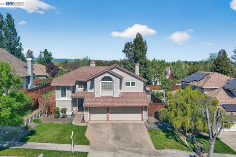 Photo of 579 Amberwood Way Way, Livermore, CA 94551 (MLS # 41124383)