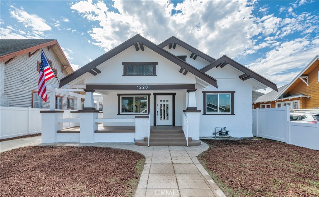Beautifully updated 3-bedroom, 2-bathroom home with approximately 1,500 sq ft of living space on a generous 7,389 sq ft lot. Features a brand-new kitchen with modern appliances, renovated bathrooms, and a new front AC for year-round comfort. The expansive backyard offers excellent ADU potential, and there’s a flexible space perfect for yoga, or other activities. Ideally located in South Los Angeles, close to Vermont Square Park, USC, Exposition Park, and the Los Angeles Memorial Coliseum, with nearby schools like Normandie Avenue Elementary and Manual Arts High School, plus convenient access to Walmart, Food 4 Less, and local markets.