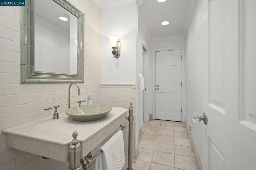 HIDDEN OAK - Residential