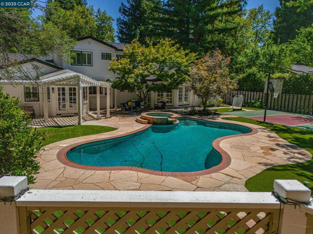 HIDDEN OAK - Residential