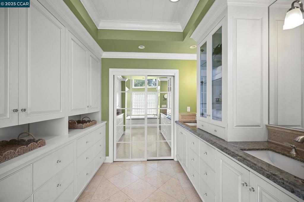 HIDDEN OAK - Residential