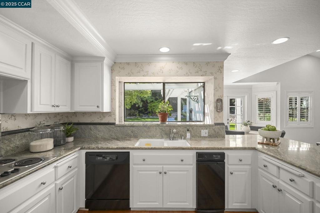 HIDDEN OAK - Residential