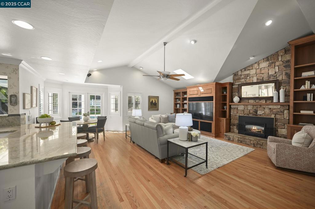 HIDDEN OAK - Residential