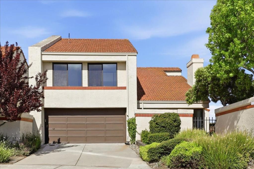 Photo of 12 Riviera Circle, Redwood City, CA 94065 (MLS # ML82043289)
