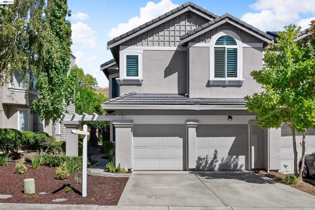 305 Sutton Cir Cir