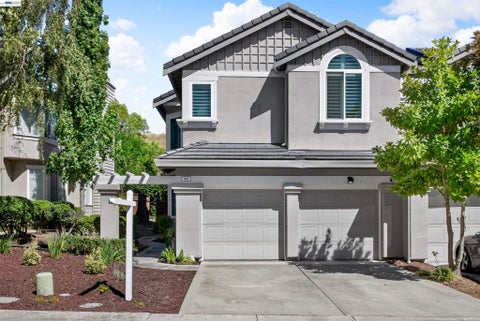 Photo of 305 Sutton Cir Cir, Danville, CA 94506 (MLS # 41144982)