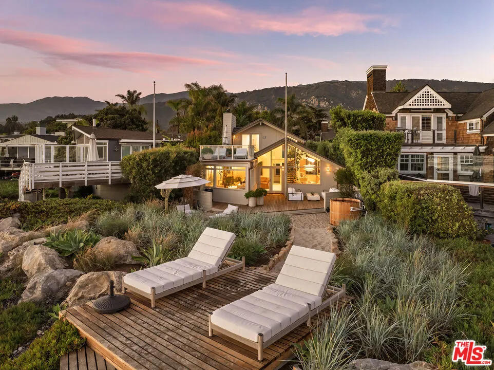 Carpinteria, California 93013, United States, 5 Bedrooms Bedrooms, ,4 BathroomsBathrooms,Residential,Active,234996