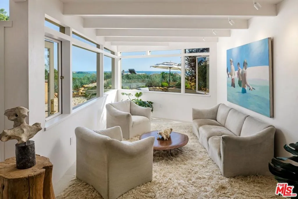 Carpinteria, California 93013, United States, 5 Bedrooms Bedrooms, ,4 BathroomsBathrooms,Residential,Active,234996