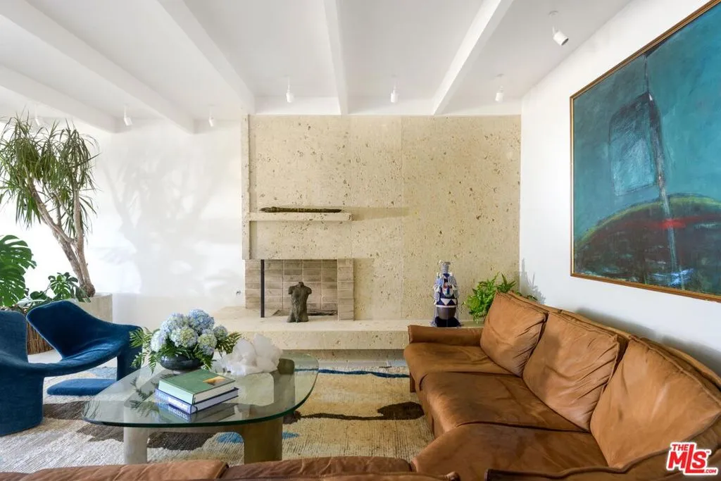 Carpinteria, California 93013, United States, 5 Bedrooms Bedrooms, ,4 BathroomsBathrooms,Residential,Active,234996