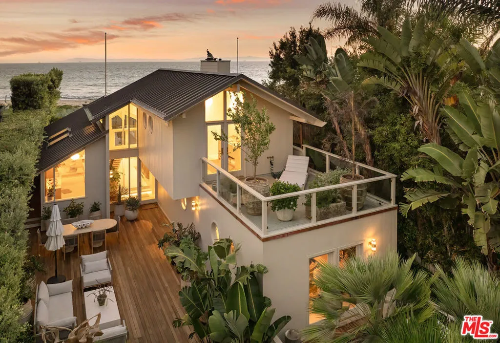 Carpinteria, California 93013, United States, 5 Bedrooms Bedrooms, ,4 BathroomsBathrooms,Residential,Active,234996