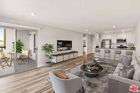 Photo of 16550 Vanowen Street #311, Los Angeles, CA 91406 (MLS # 25500297)