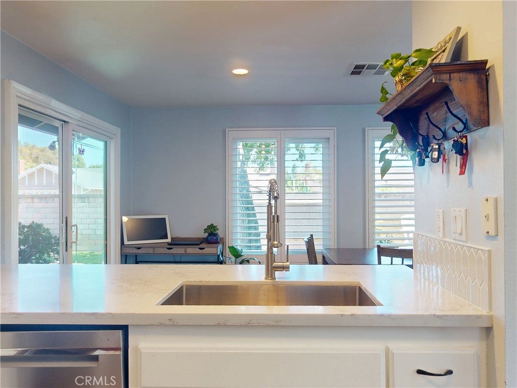 22332 Savona, Laguna Hills CA 92653 - Photo 8