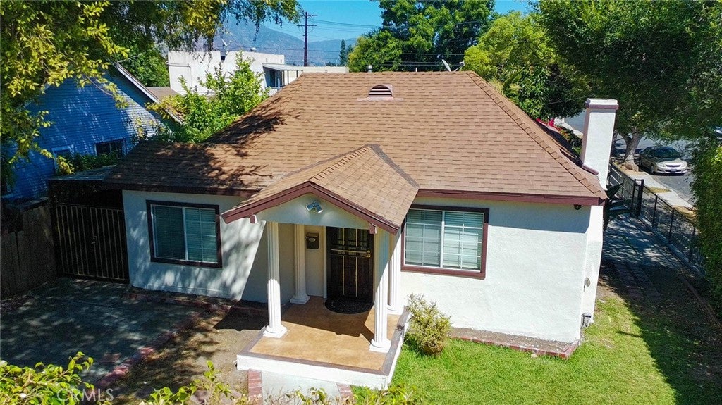 300 N Carmelo AVE