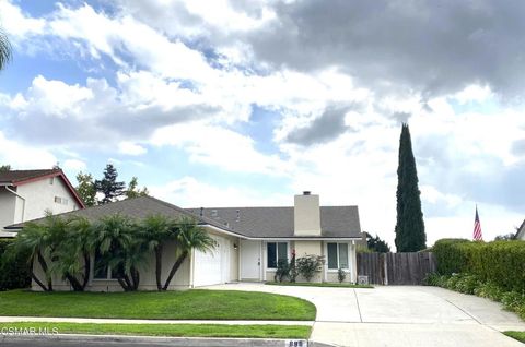 Photo of 898 Silver Cloud Street, Thousand Oaks, CA 91360 (MLS # 225005663)